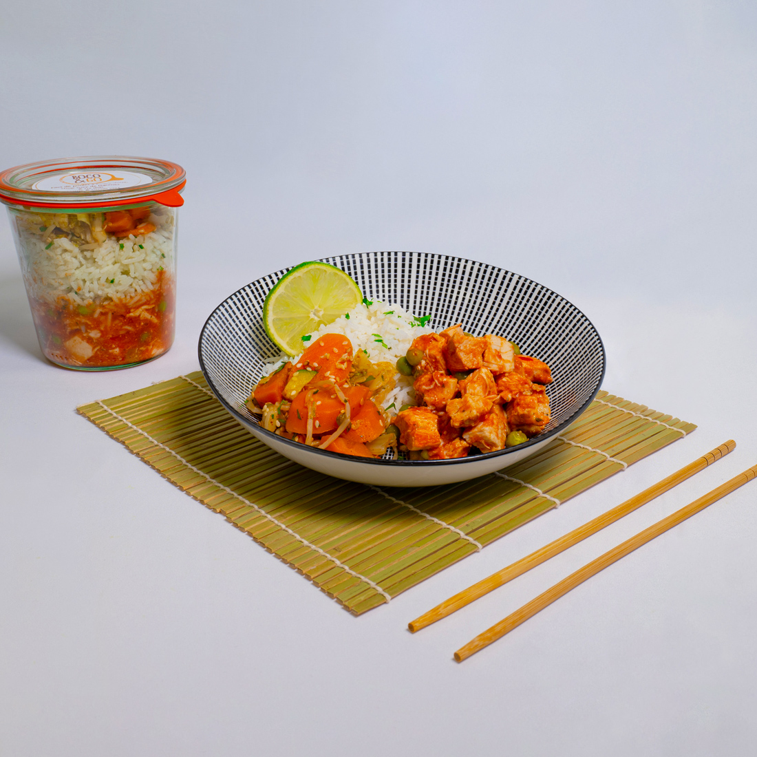 Pad Thaî de poulet au gingembre, riz sauté aux légumes, wok de chou chinois & carottes